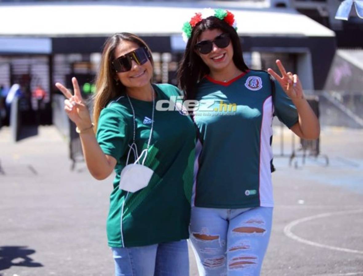 Fotos: Afición catracha llega en gran número al estadio Azteca para apoyar a Honduras ante México