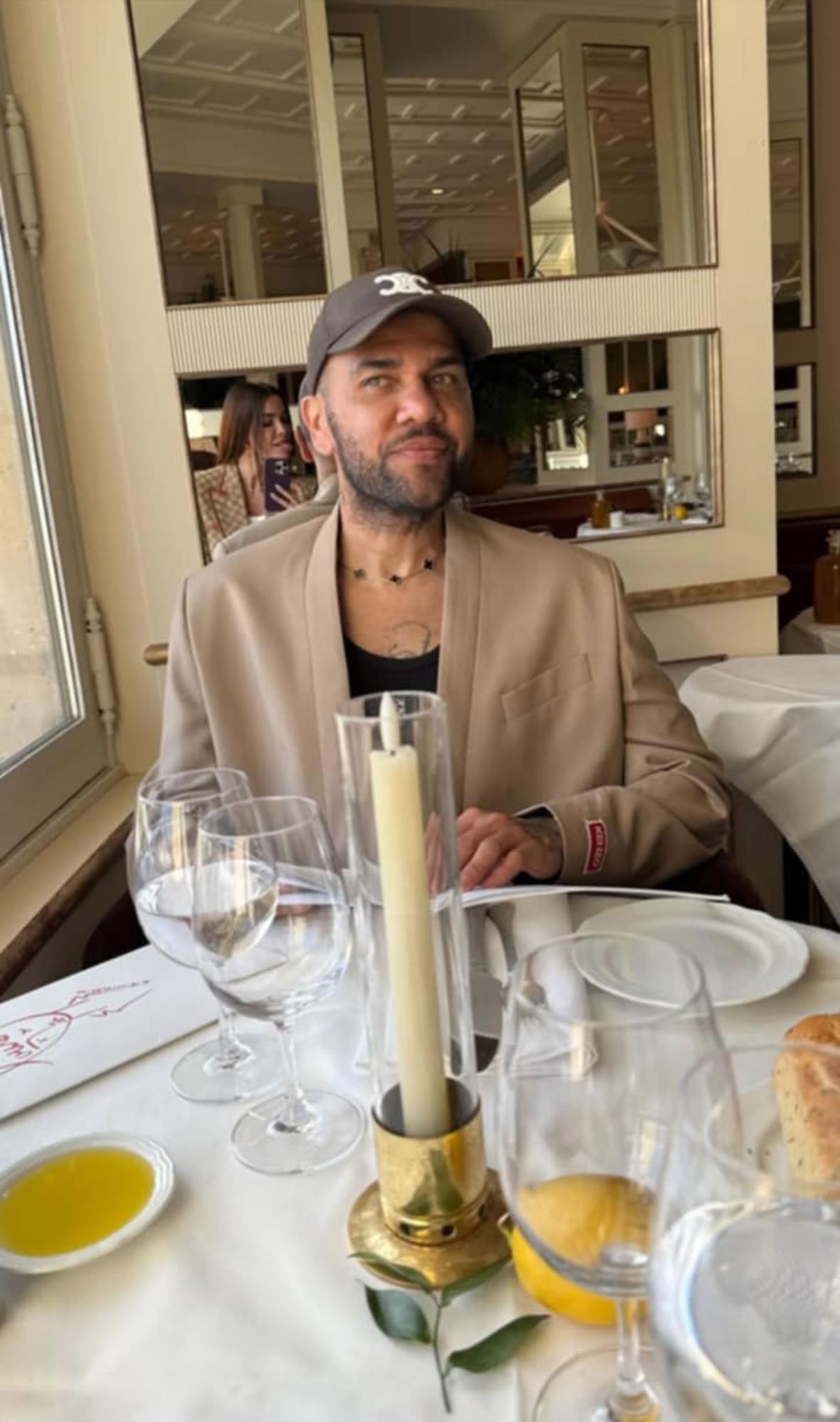 La impensada vida de Dani Alvés: nuevo trabajo, su último salario y el regalo para siempre que le dio Joana Sanz