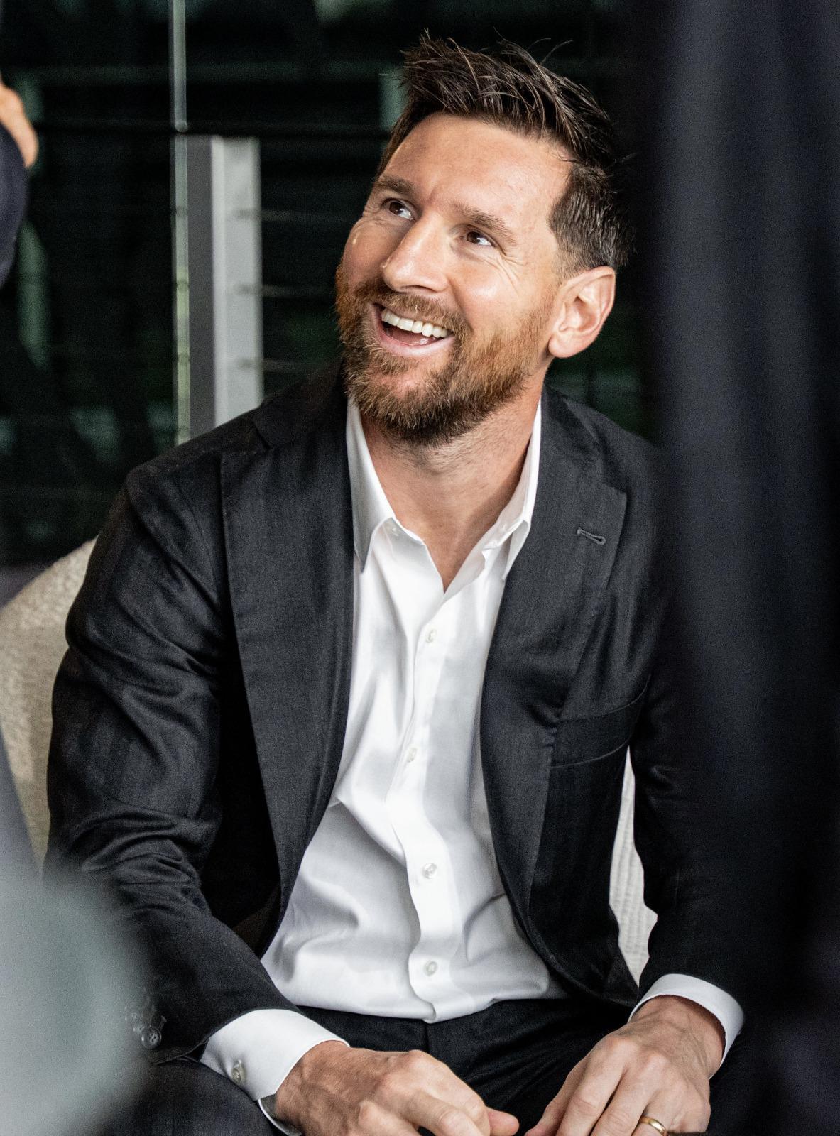 El nuevo lujo de Messi: el millonario yate que construyen para el argentino