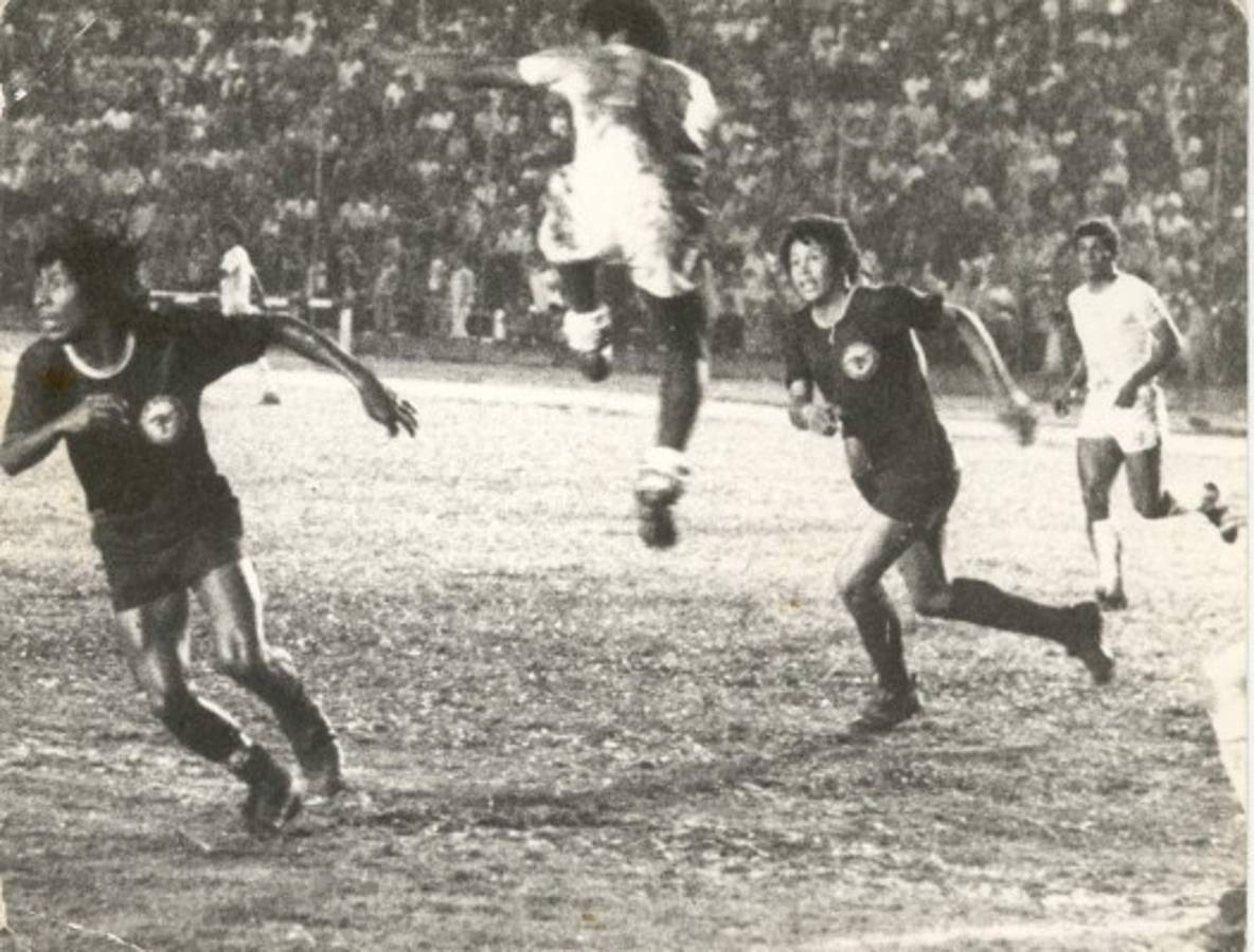 Fotos memorables de los clásicos Olimpia-Motagua