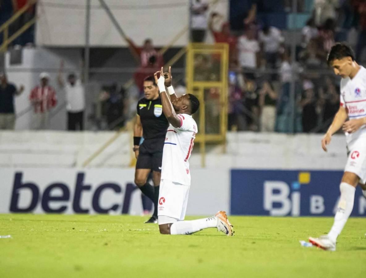 El gesto de Gabriel Araújo que Olimpia aplaude, la bronca que se dio en la remontada y el enfado del Albo con Génesis