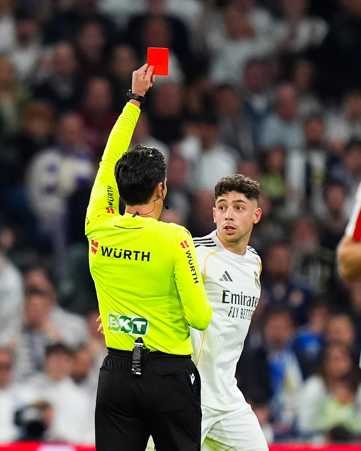 Arbeloa lo castigó por llegar tarde, el polémico penal y así fue captada Ester Expósito en el triunfo del Real Madrid