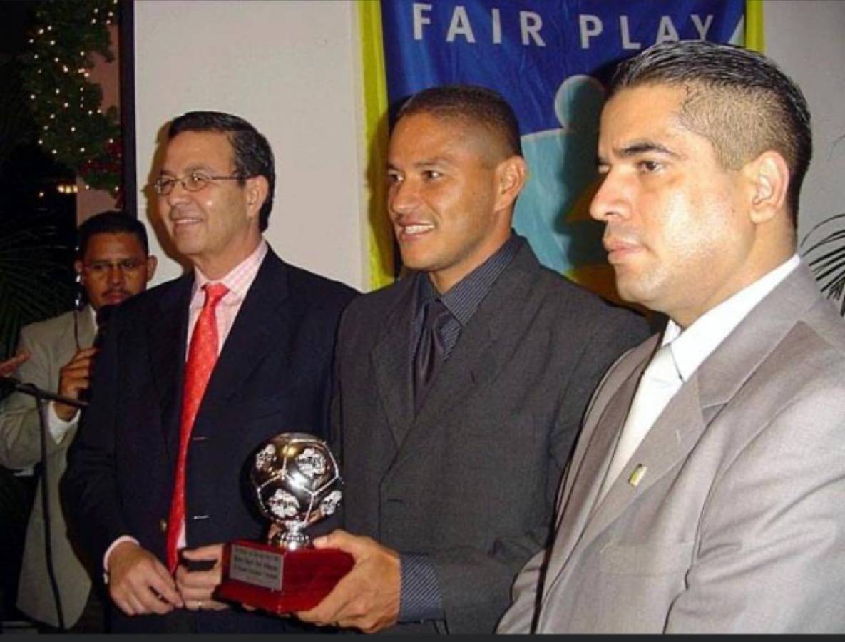 Walter Urbina junto a Wilmer Velásquez y Rafael Callejas.