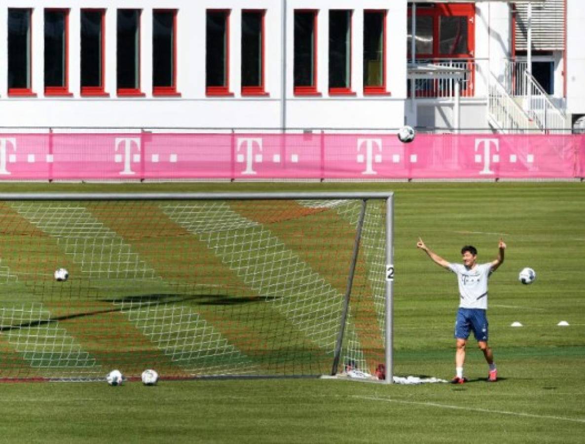 ¿Y el coronavirus? Sin abrazos y en grupos, así fue el entrenamiento del Bayern Munich