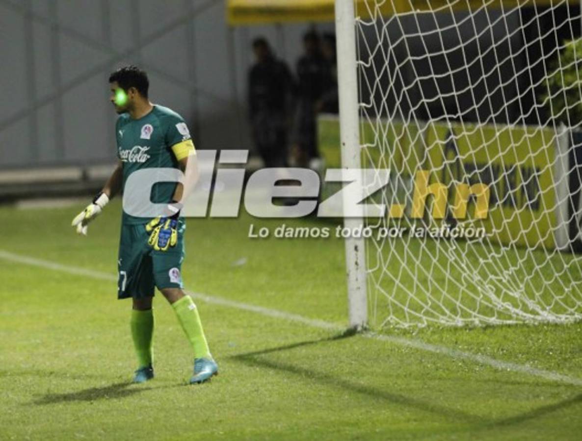 Las imágenes que no viste en televisión del Real España-Olimpia