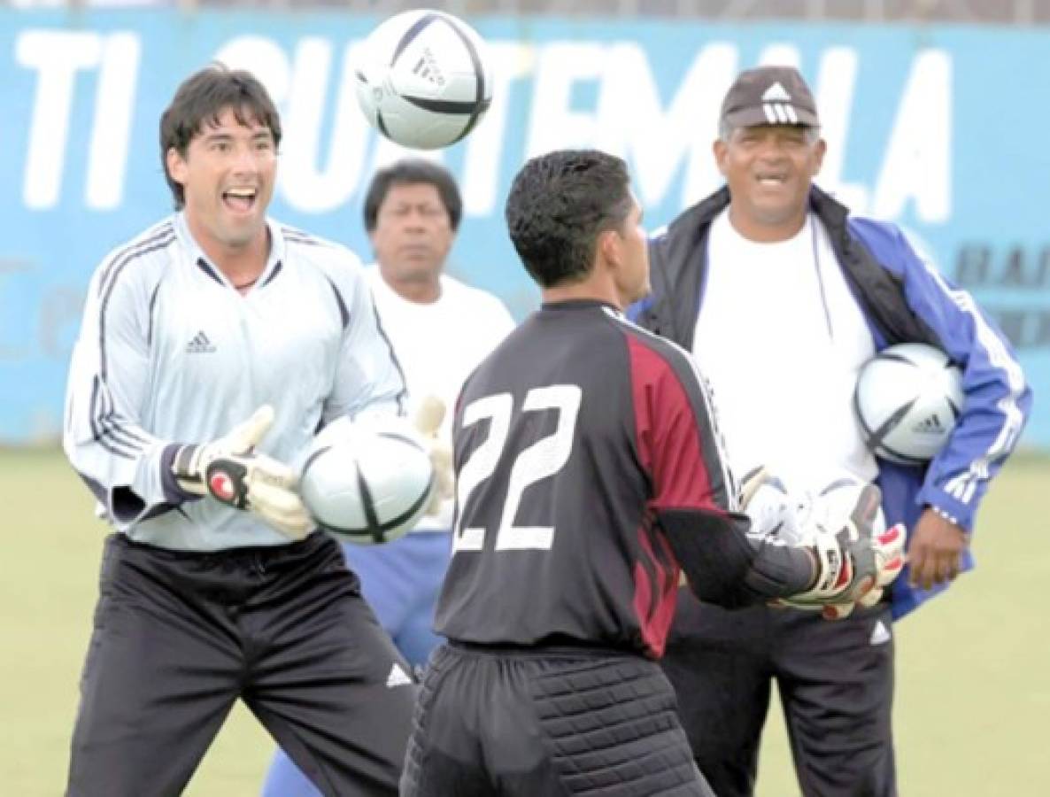 El abrazo con el 'Doctor' Thomas y un recuerdo con Neymar: las imperdibles imágenes de Roy Posas en vida