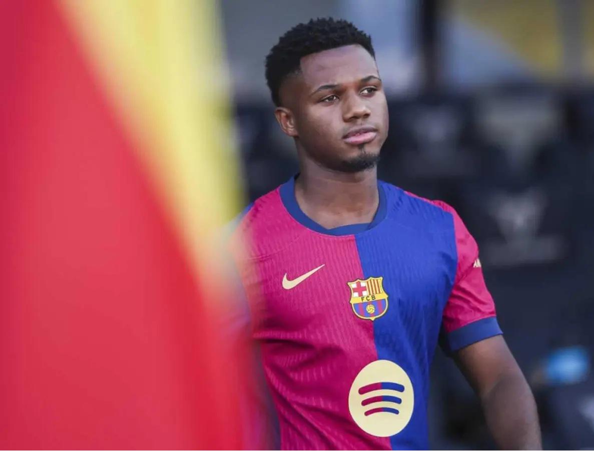 Hansi Flick pide que lo regalen o venda: el jugador que no quiere ni ver en Barcelona y el club toma decisión