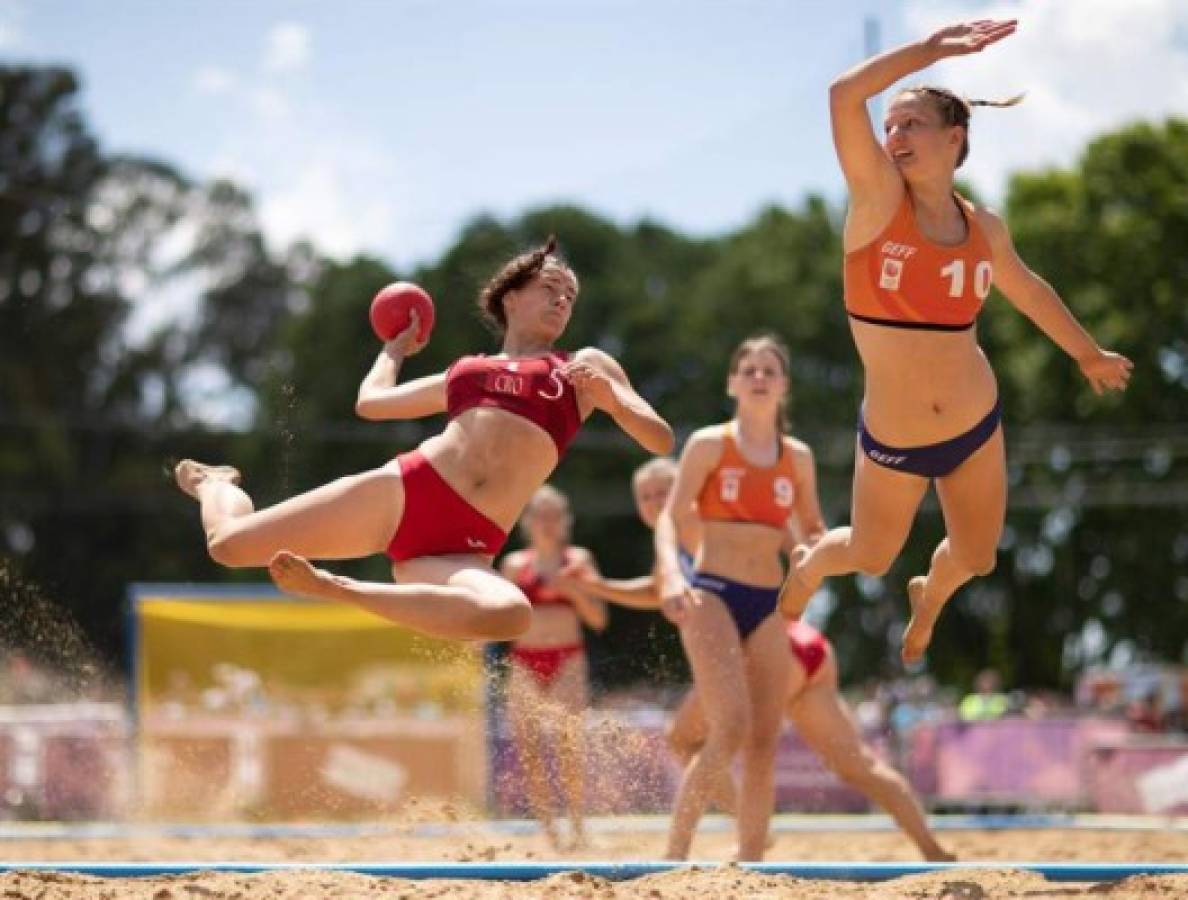 El balonmano de playa y las bellezas que crearon polémica en Argentina por vestimenta