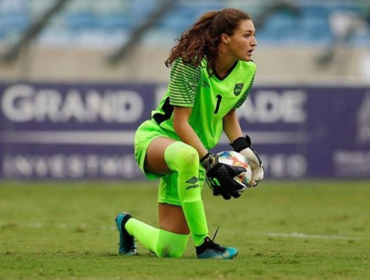 Sydney Schneider, la portera de la Selección Femenina de Jamaica