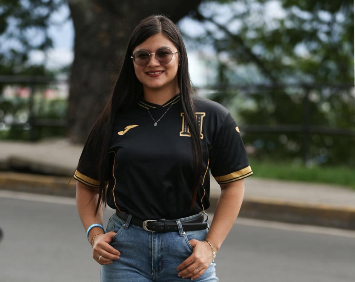 Dos esposas de futbolistas sorprenden, las bellas chicas que adornan el Chelato Uclés y el descartado por Rueda que llegó
