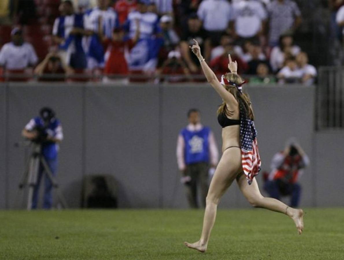 TOP: 15 fotos inolvidables fotos de los duelos Honduras-Estados Unidos
