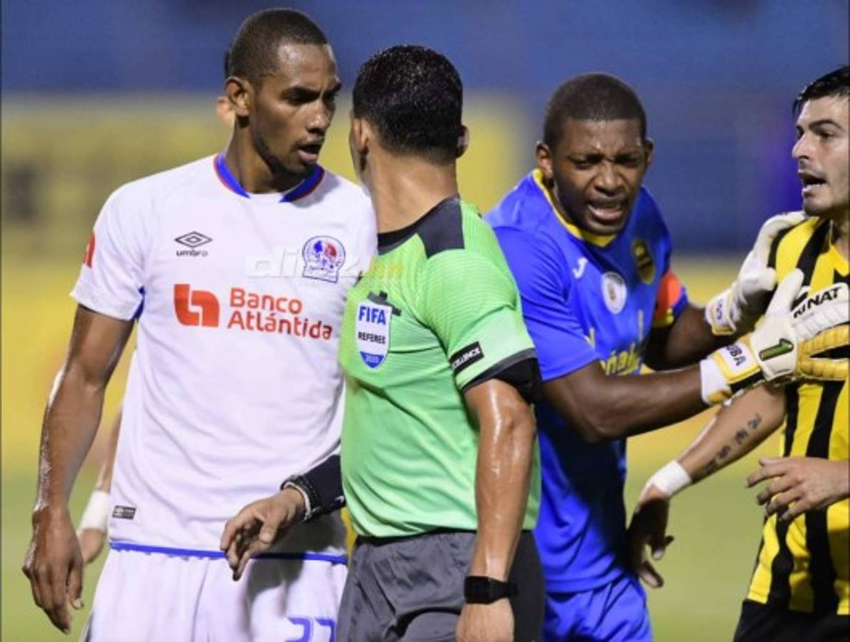 La chica del palco, el invitado especial y el hermoso detalle de Troglio en su gorra