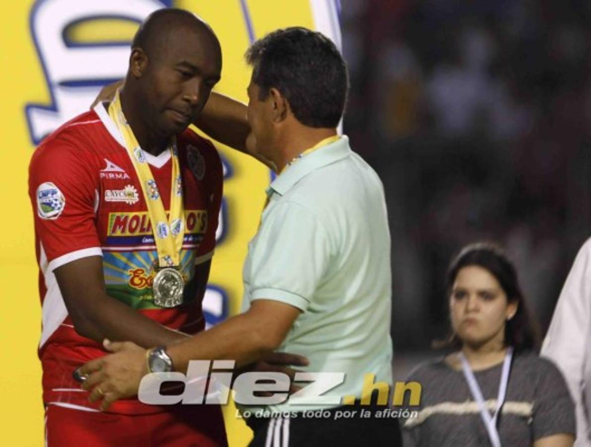 La tristeza de Real Sociedad tras perder su cuarta final