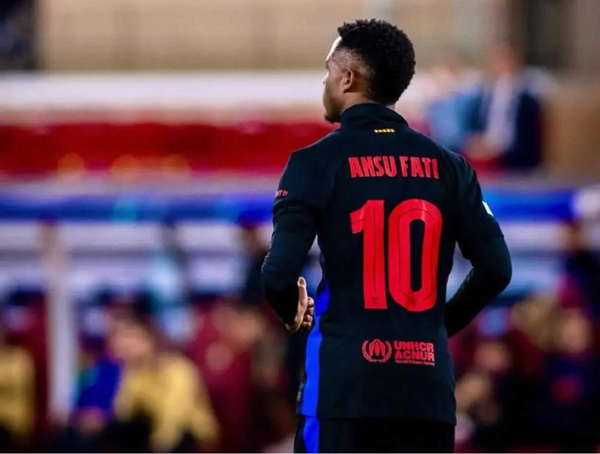 Hansi Flick pide que lo regalen o venda: el jugador que no quiere ni ver en Barcelona y el club toma decisión