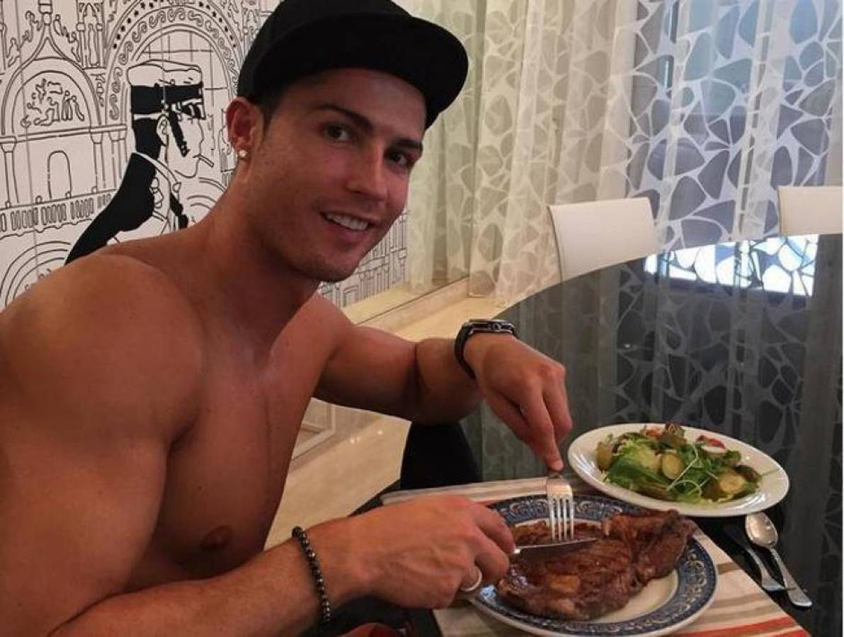 Cristiano Ronaldo tiene problemas en conseguir un chef para su mansión en Portugal: el salario y sus altas exigencias