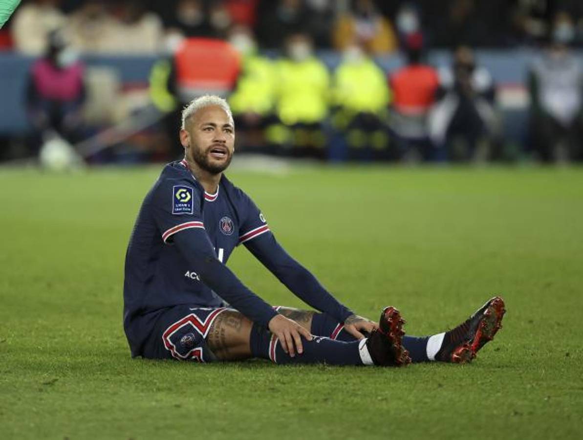 Iniesta supera a Mbappé: Sale a la luz el verdadero sueldo futbolistas mejor pagados del mundo en la actualidad ¿Y Cristiano Ronaldo?