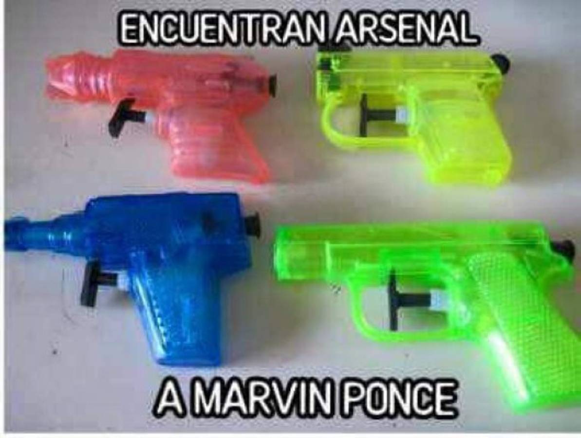 Los memes de Marvin Ponce y el altercado con Nelson Ávila
