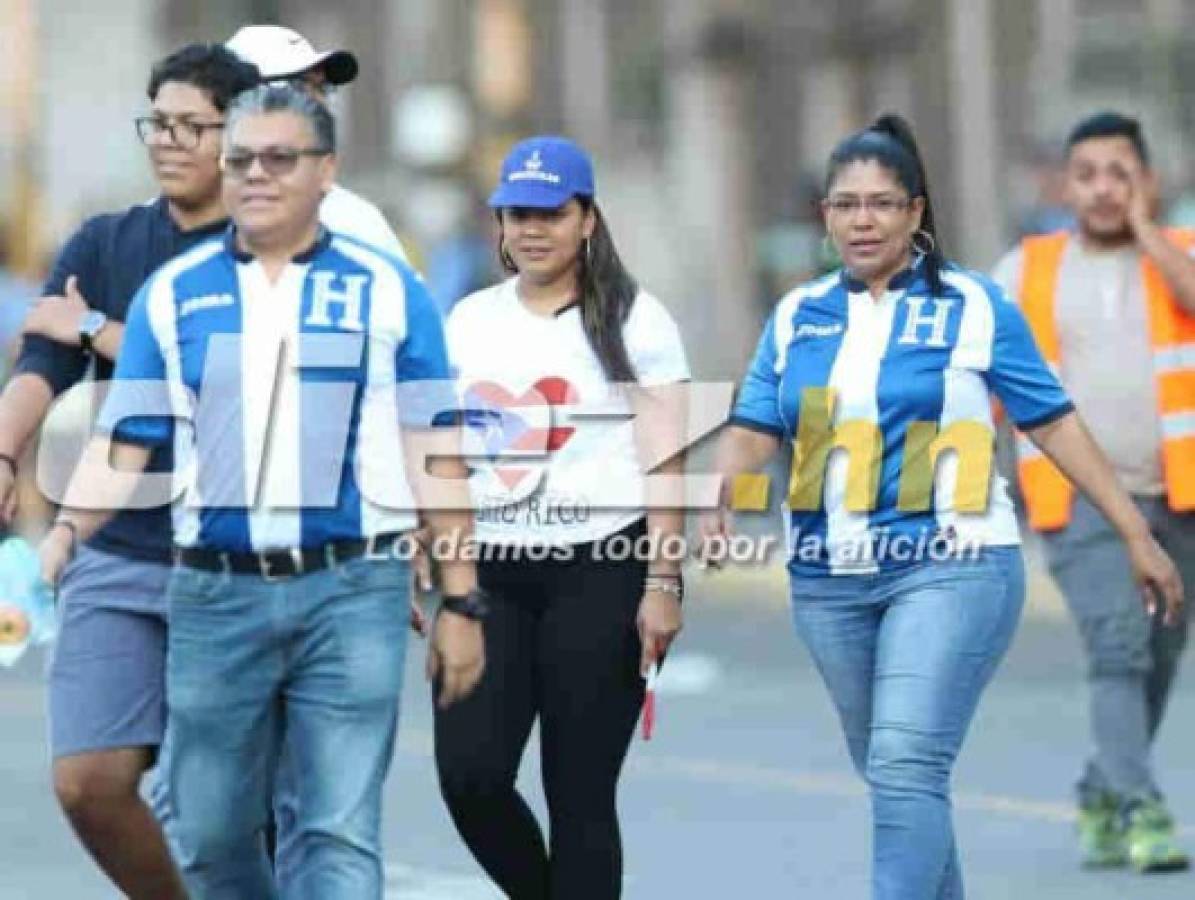 FOTOS: El ambiente que se vive en el Nacional para el partido entre Honduras y Puerto Rico