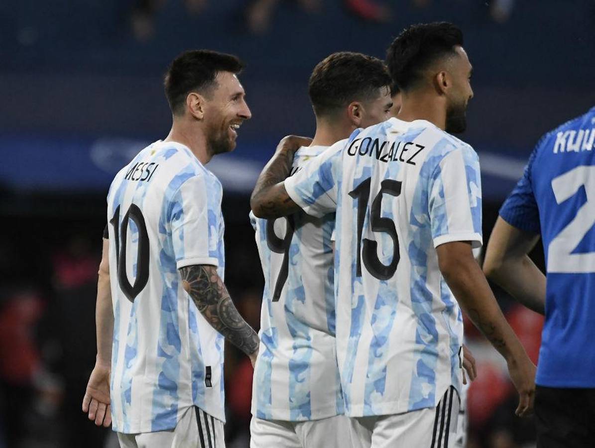 Las imágenes de la presentación estelar de Messi en el Argentina-Estonia: Su récord de cinco goles y alegría total