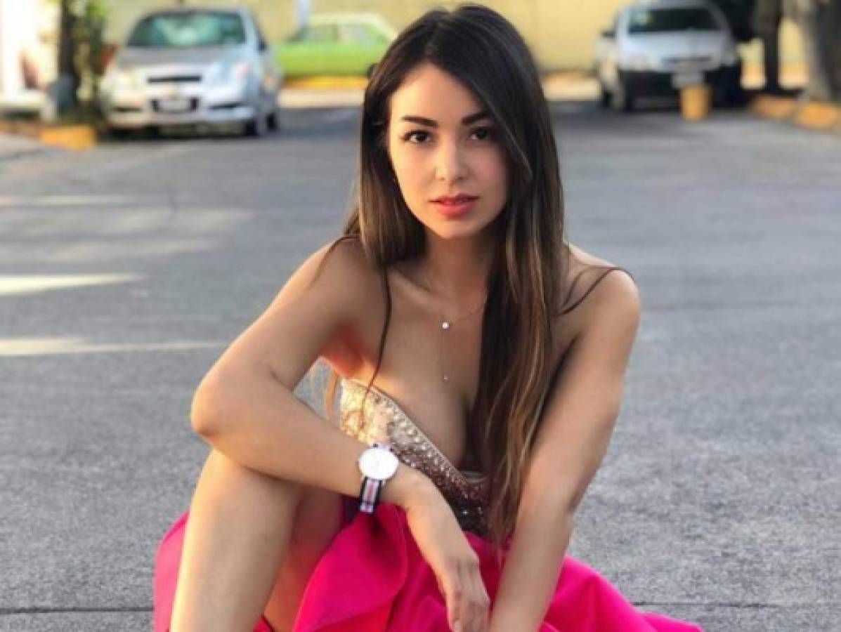 ¡BELLEZA! Caeli, la youtuber que perdió la maleta en un avión y le filtraron videos y fotos íntimas