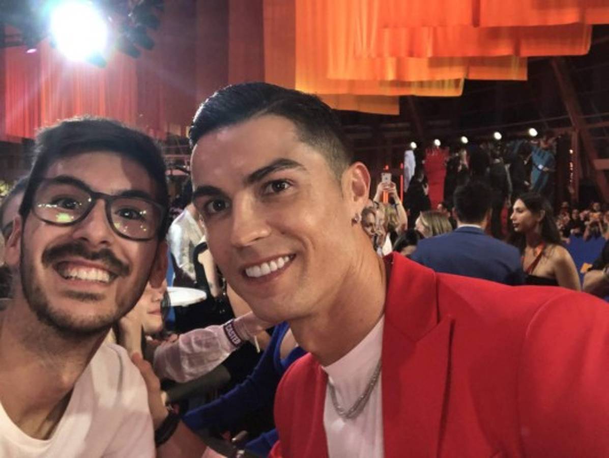Cristiano Ronaldo y Georgina Rodríguez deslumbran en la alfombra roja de los premios MTV