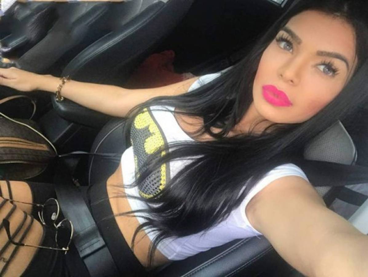 Ronaldinho y la sensual modelo tica que lo acompañó en una fiesta