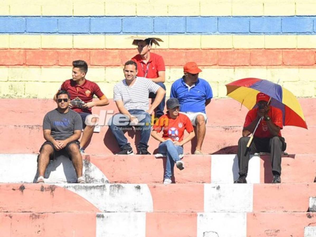 No viste en TV: Pelea en las gradas y la entrada de Bodden a Walter Martínez