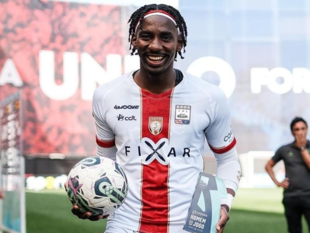 Hondureño Bryan Róchez debuta goleando con el Petro de Luanda de Angola en amistoso