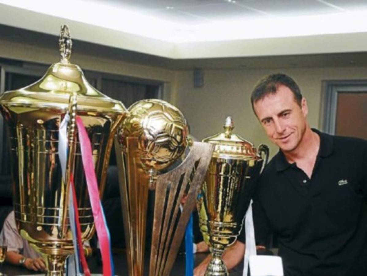 ¡Pedro Troglio en camino al tri! Estos son lo entrenadores tricampeones en Centroamérica a los que podría sumarse