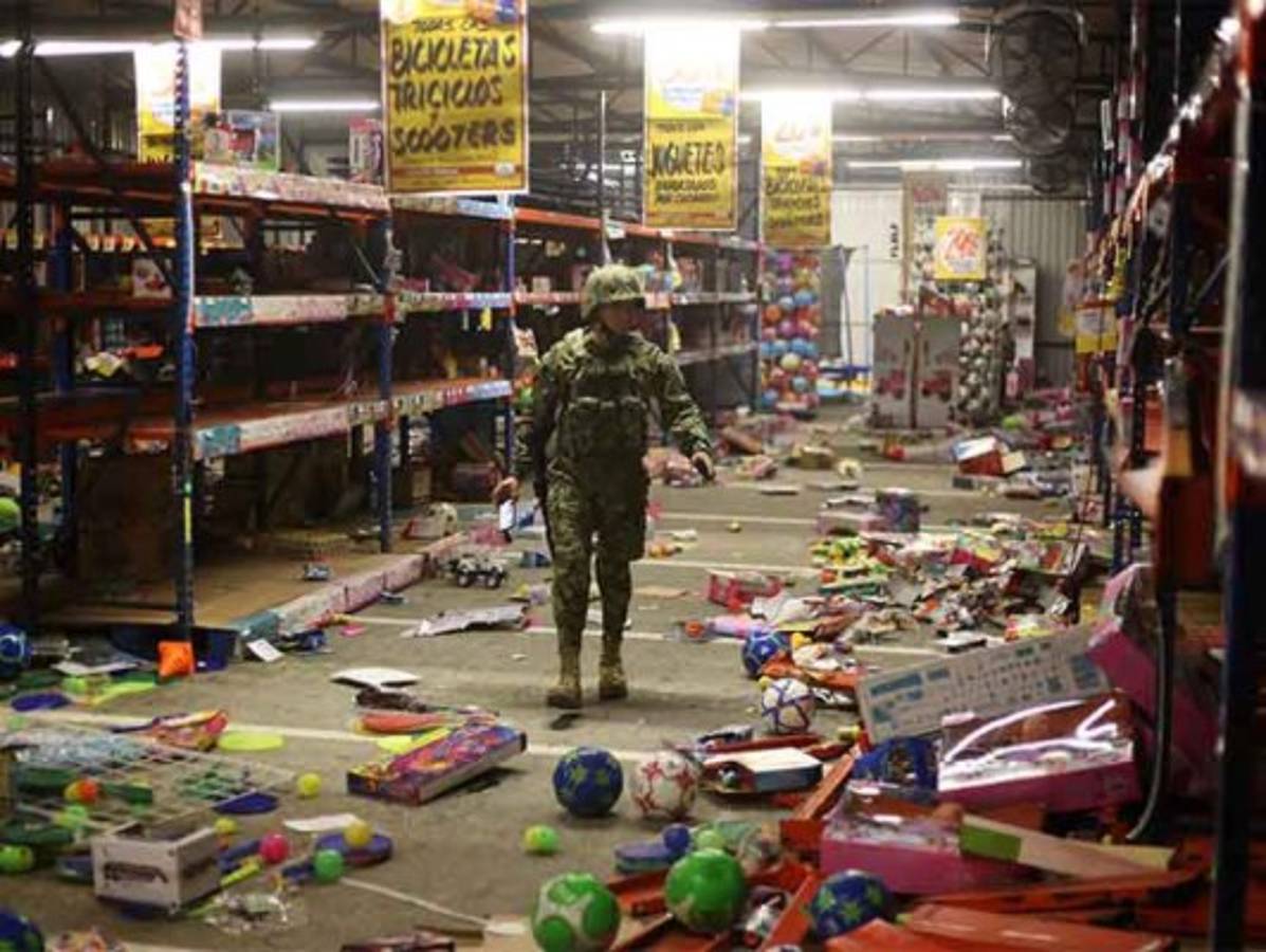 Especial: Saqueos masivos en México por gasolizano