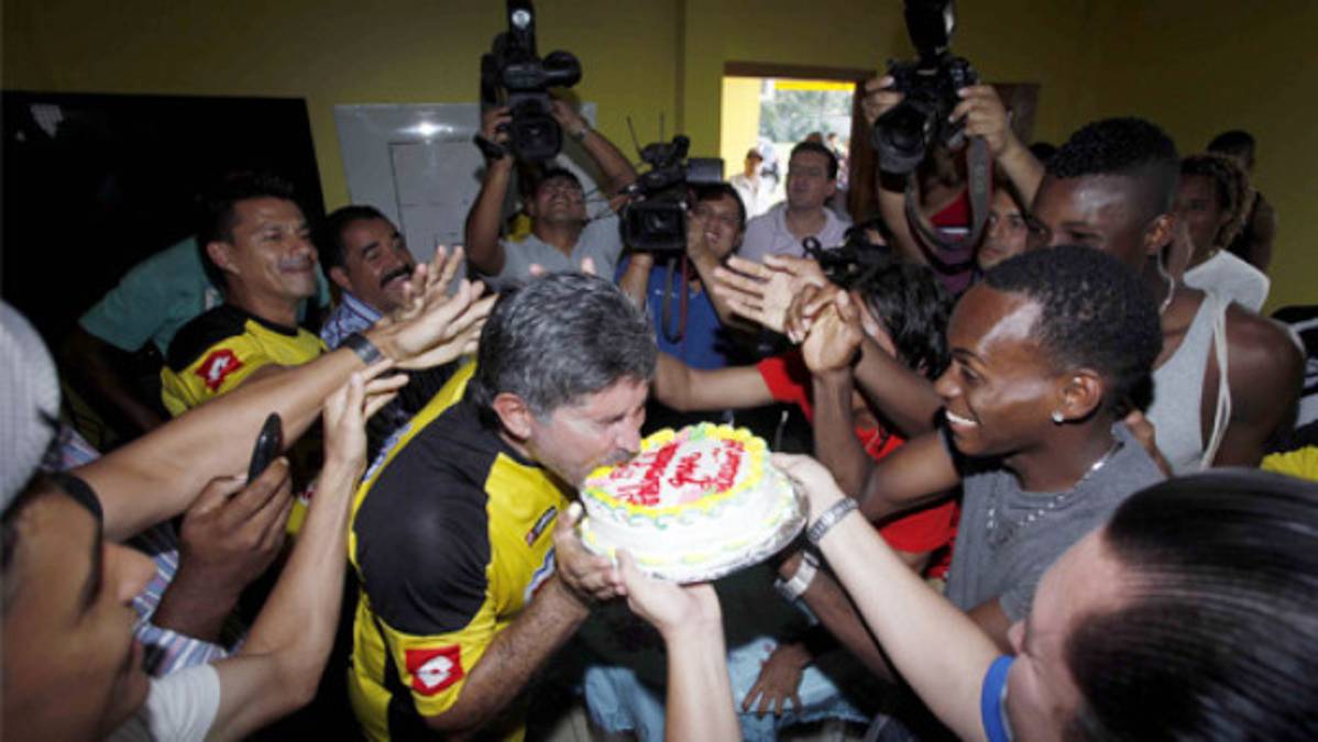 Le celebran el cumpleaños a Pepe Treviño