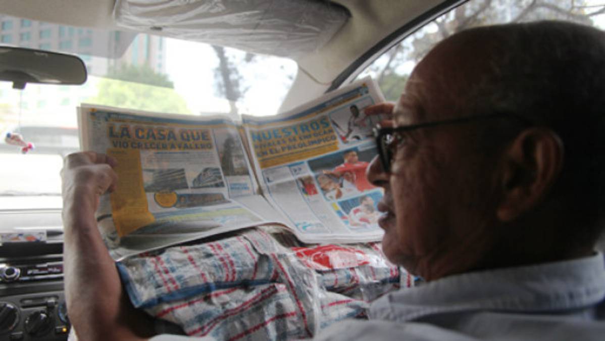 La historia con un ecuatoriano de 77 años que respira por su selección