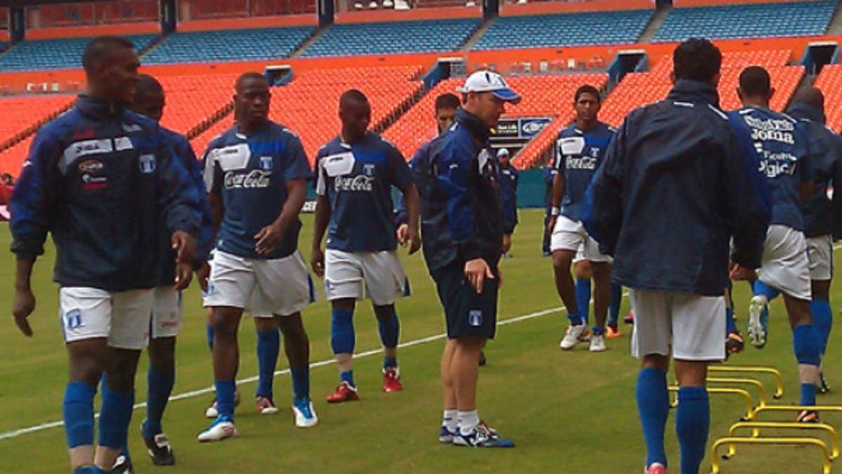 Honduras entrenó con lluvia en Miami