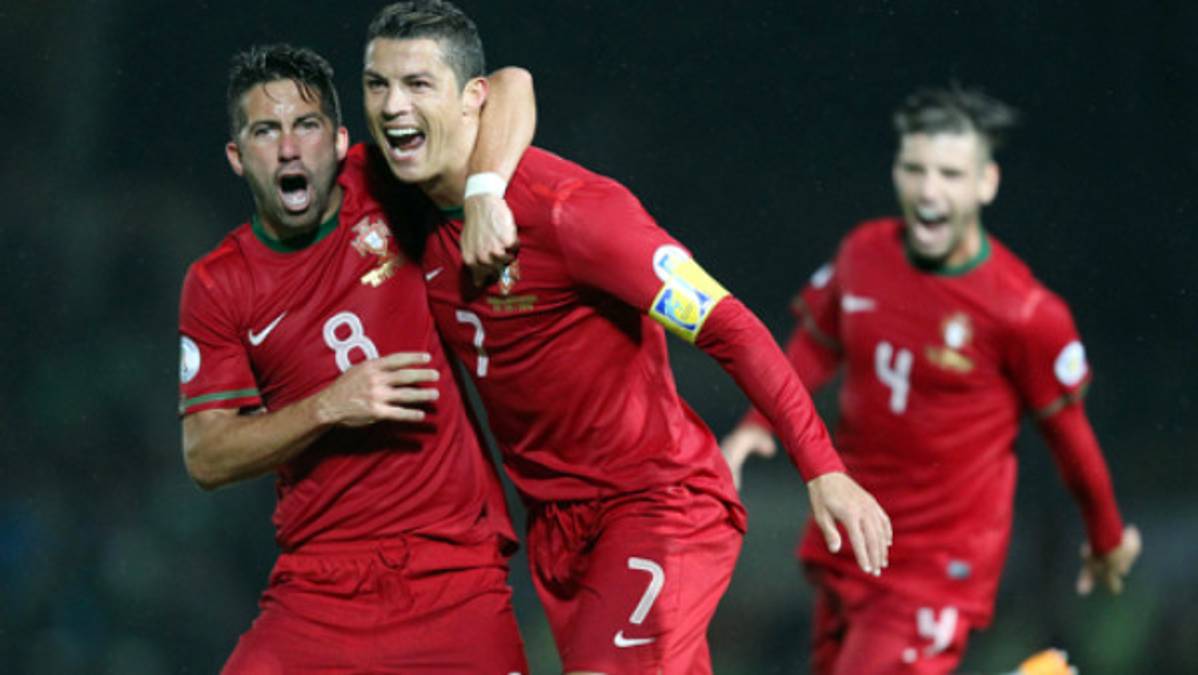 Triplete de Cristiano Ronaldo da triunfo a Portugal sobre Irlanda