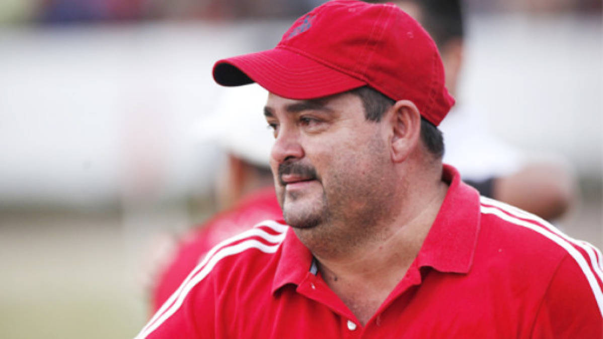 Sergio Reyes se retira llorando de la presidencia del Deportes Savio