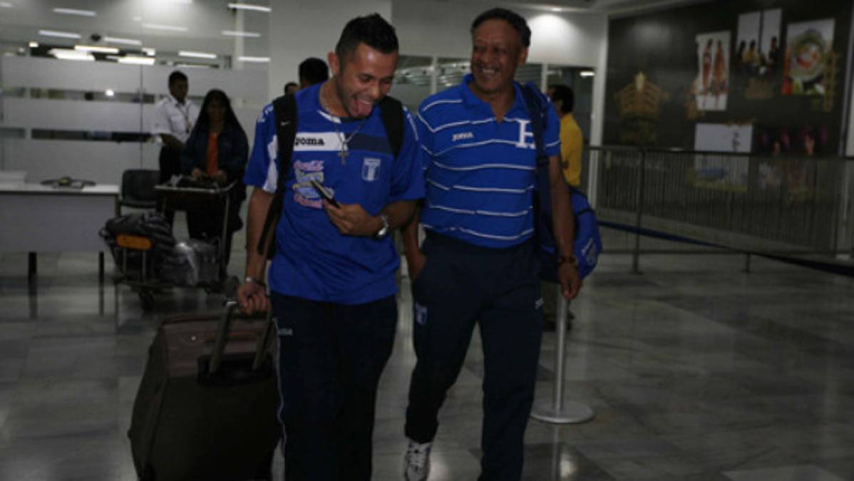 Seleccionados retornaron serenos al país