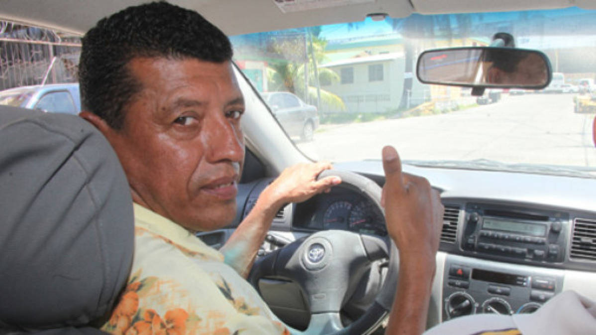 Cipriano Dueñas, de goleador de Liga Nacional a taxista