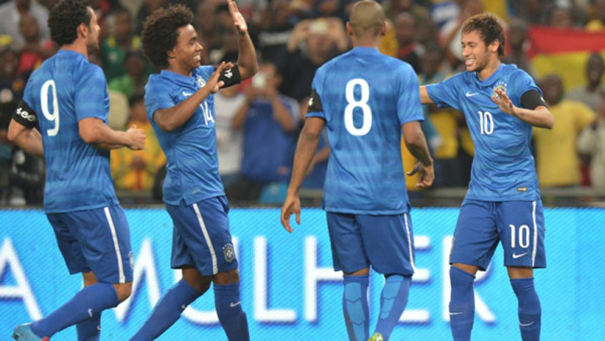 Brasil goleó a Sudáfrica con triplete de Neymar