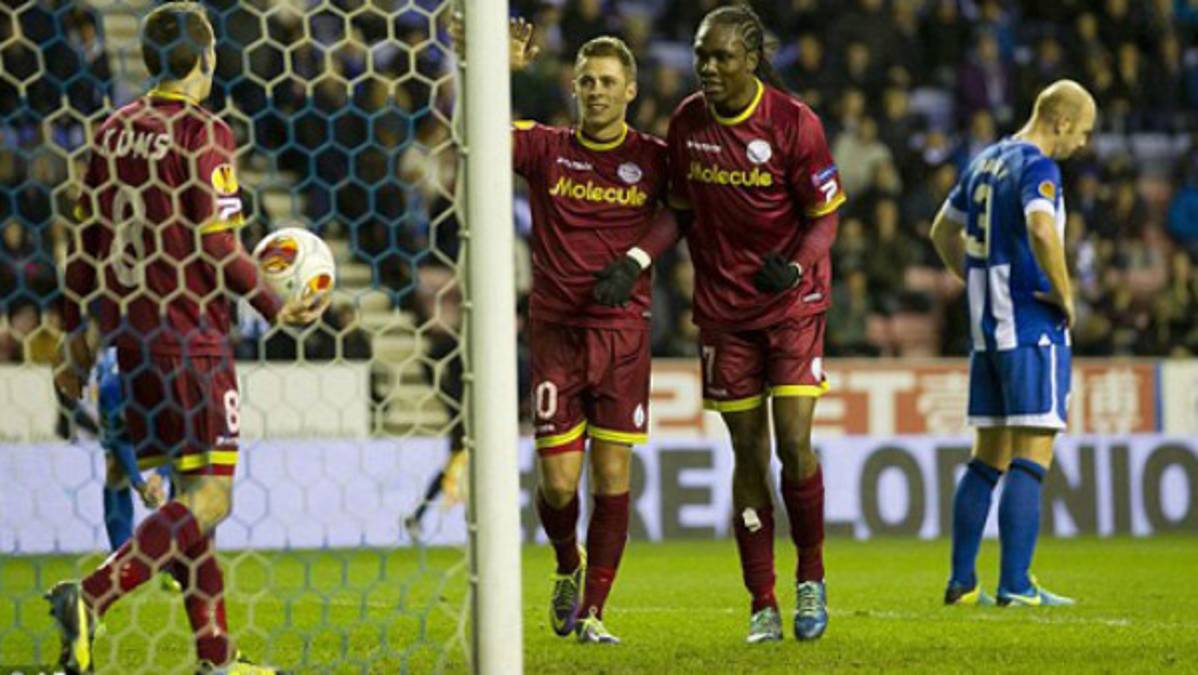 Zulte Waregem vence y complica al Wigan en la Europa League