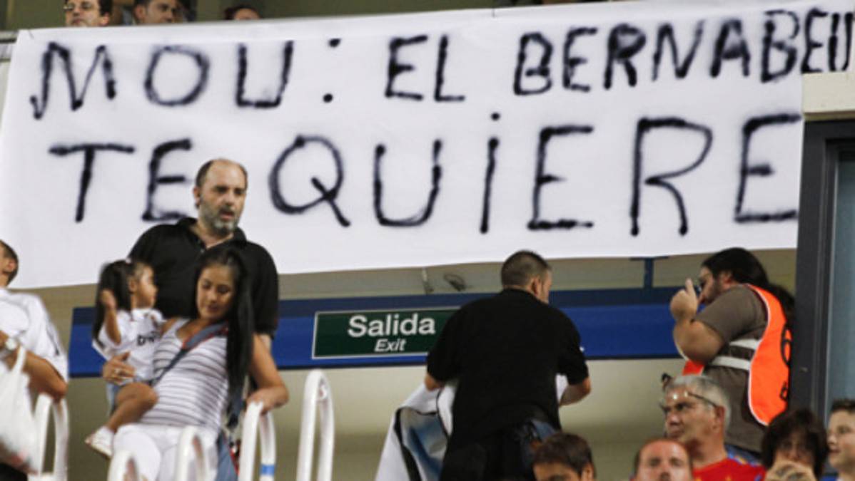 Mourinho aclamado por el público del Real Madrid