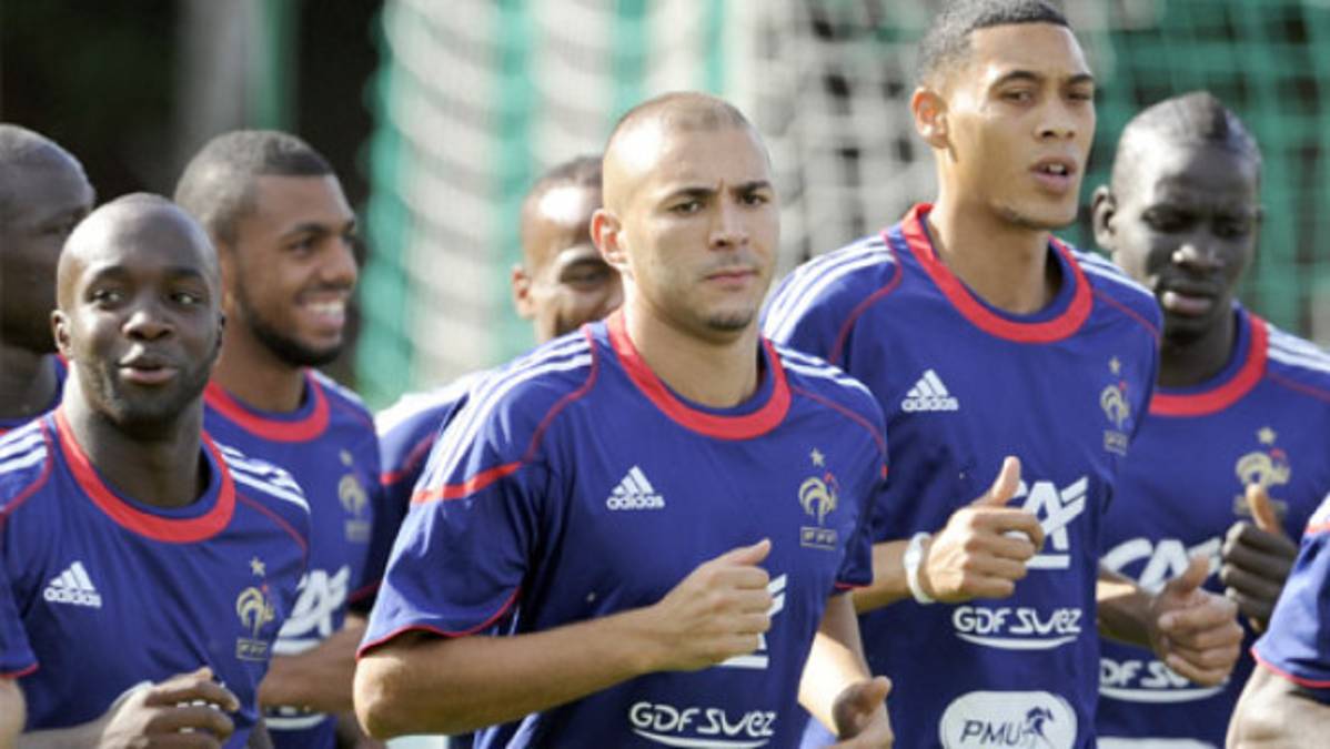 Ex novia de Benzema, ofrece coartada