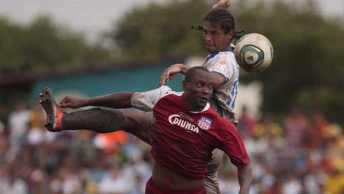 Necaxa-Olimpia salen vivos de Choluteca