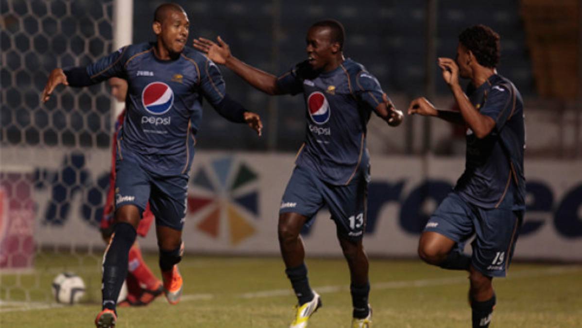 Motagua resucita con una paliza al Savio