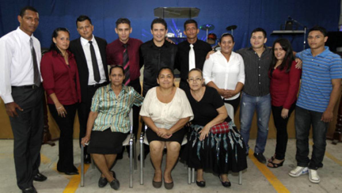 Carlos Oliva: 'Me despojé de dinero y carros por Dios”