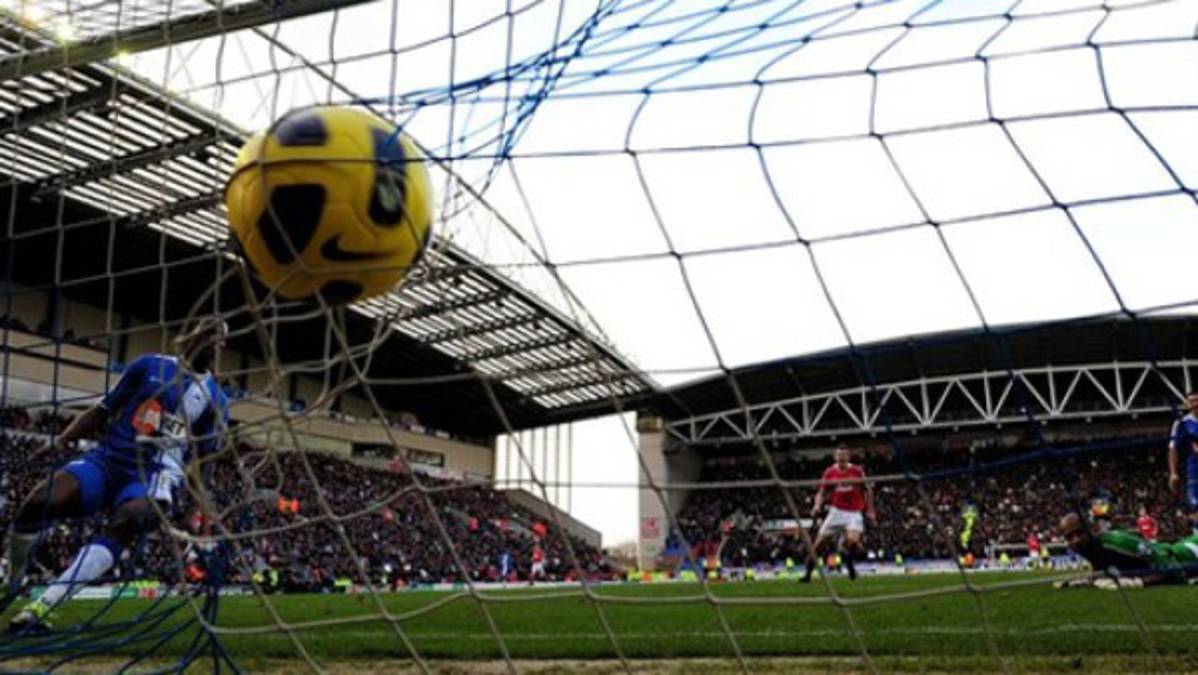Chicharito deja moribundo al Wigan