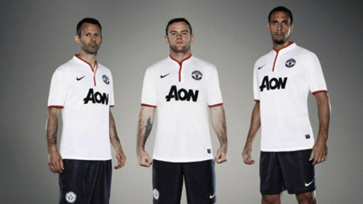 Manchester United presenta su nuevo uniforme de visita