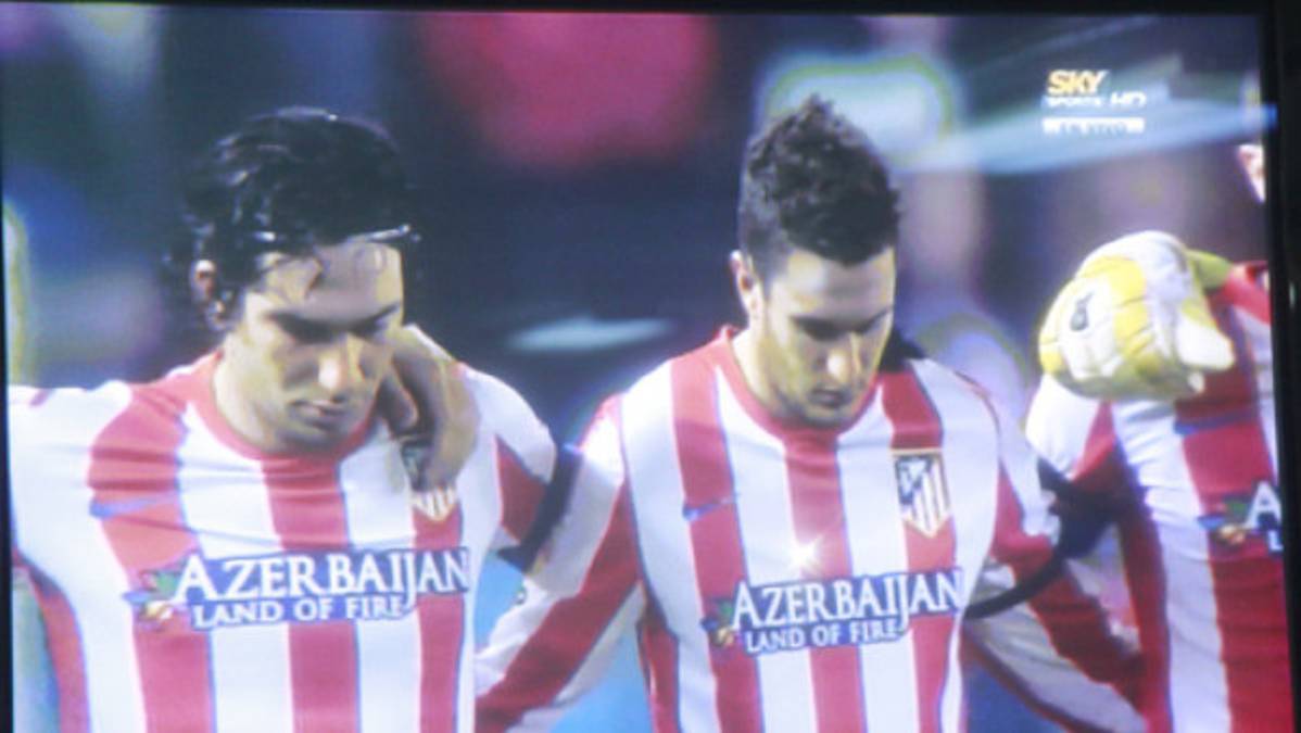 Minuto de silencio en el Vicente Calderón en honor a la 'Coneja” Cardona