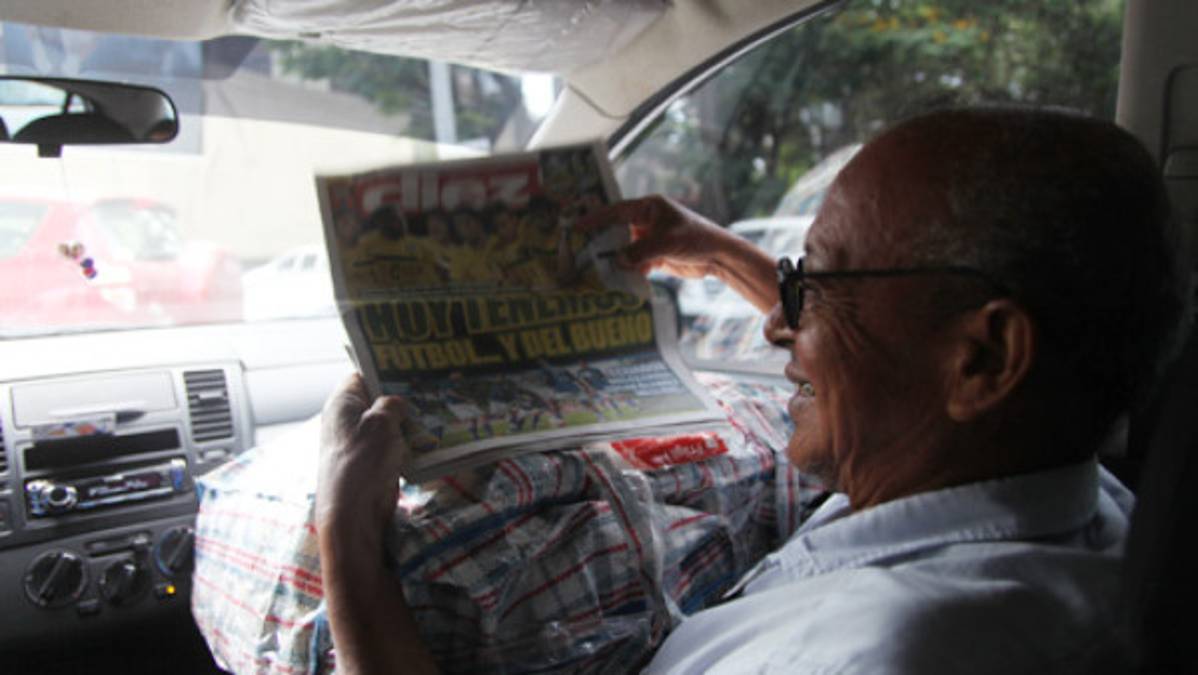 La historia con un ecuatoriano de 77 años que respira por su selección