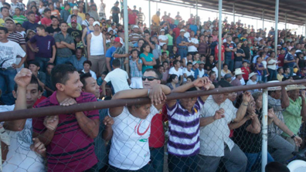 Motagua gana y hace vibrar Langue, Valle