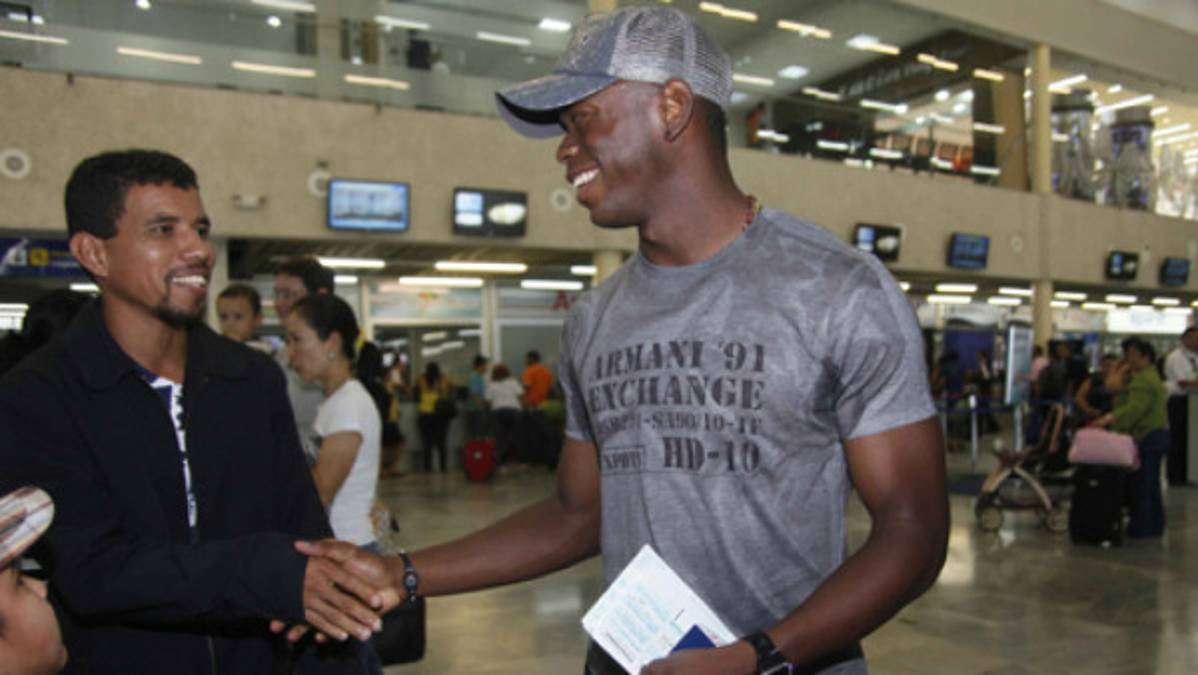 Erick Norales ya vuela a Inglaterra